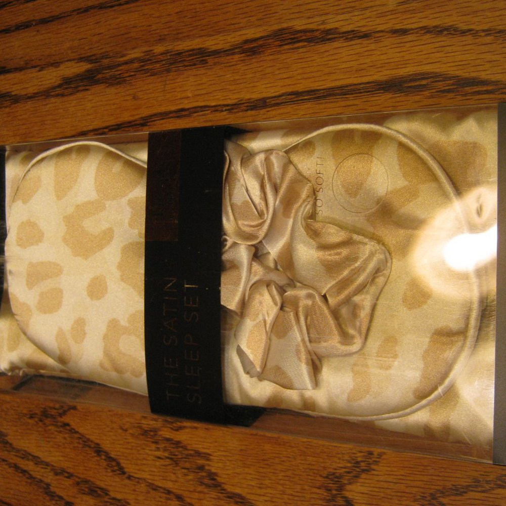 KITSCH Satin Sleep Set Sleep Scrunchie Leopard New Imperfect Box